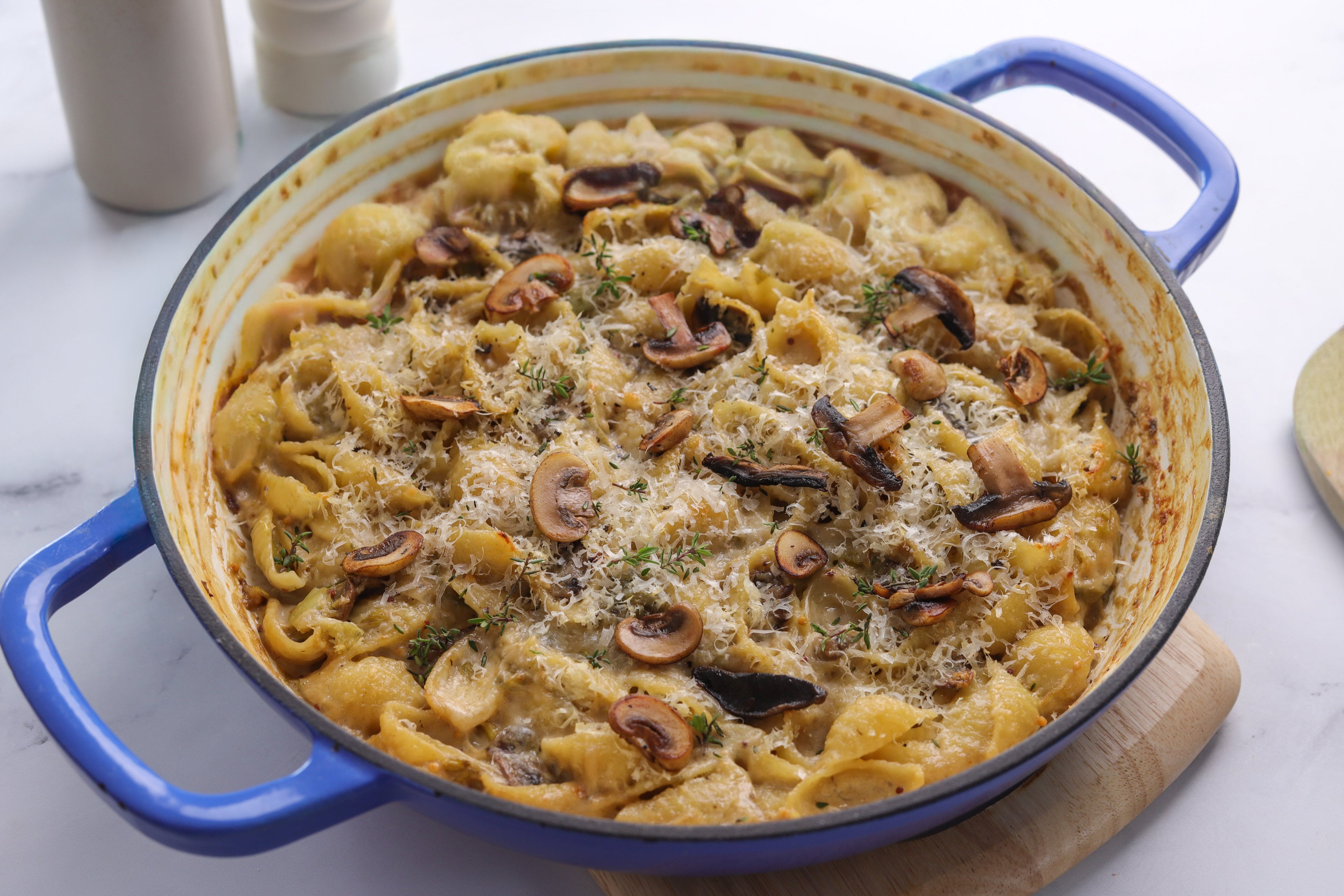 Leek & mushroom pasta bake